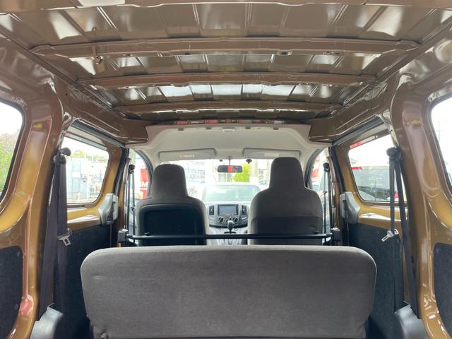 ＮＶ２００バネットバン ＤＸ　５Ｃ８サンド（ベージュ）全塗装済／プレミアゴールド保証１年付／新品マッドヴァンスＸタイプＳ　１４インチアルミ／新品オープンカントリーＲＴタイヤ／純正ナビ／フルセグＴＶ／バックカメラ／ＥＴＣ（34枚目）