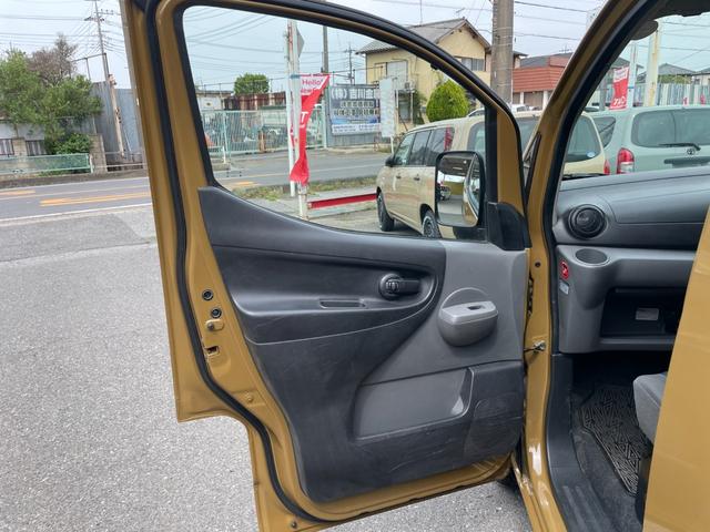 ＮＶ２００バネットバン ＤＸ　５Ｃ８サンド（ベージュ）全塗装済／プレミアゴールド保証１年付／新品マッドヴァンスＸタイプＳ　１４インチアルミ／新品オープンカントリーＲＴタイヤ／純正ナビ／フルセグＴＶ／バックカメラ／ＥＴＣ（45枚目）