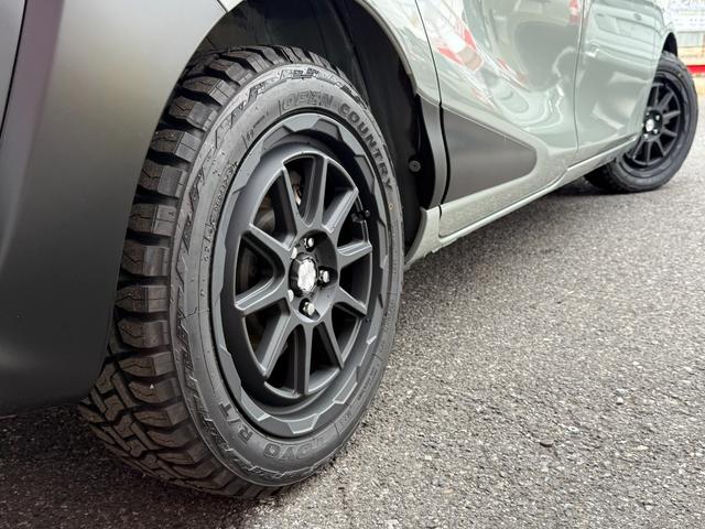 シエンタ ハイブリッドG アーバンカーキ全塗装/プレミアプラチナ保証1年付/純正ナビ/フルセグTV/Bカメラ/両側自動ドア/新品マッドヴァンス06 16インチアルミ/新品オープンカントリーRTタイヤ/ETC/スマートキー2個(18枚目)