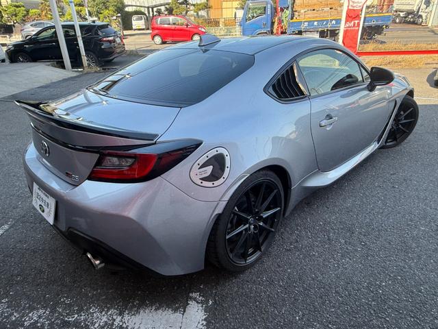 GR86 RZ プレミアプラチナ保証1年付/MT6速/純正9インチナビ/フルセグTV/Bカメラ/HKS製車高調/純正18インチアルミ/スマートキー2個/前席シートヒーター/GRパフォーマンスダンパー/GRカナード(8枚目)