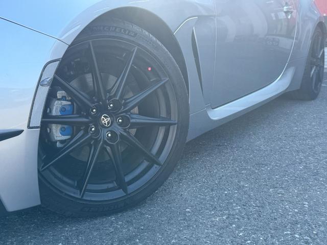 GR86 RZ プレミアプラチナ保証1年付/MT6速/純正9インチナビ/フルセグTV/Bカメラ/HKS製車高調/純正18インチアルミ/スマートキー2個/前席シートヒーター/GRパフォーマンスダンパー/GRカナード(17枚目)