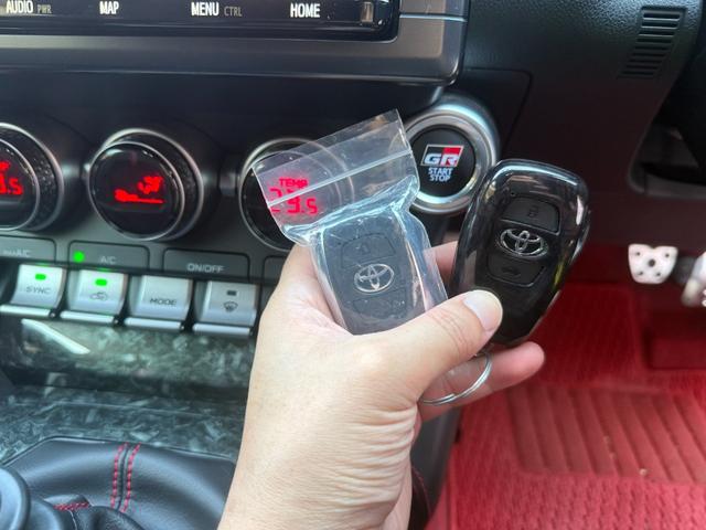 GR86 RZ プレミアプラチナ保証1年付/MT6速/純正9インチナビ/フルセグTV/Bカメラ/HKS製車高調/純正18インチアルミ/スマートキー2個/前席シートヒーター/GRパフォーマンスダンパー/GRカナード(32枚目)