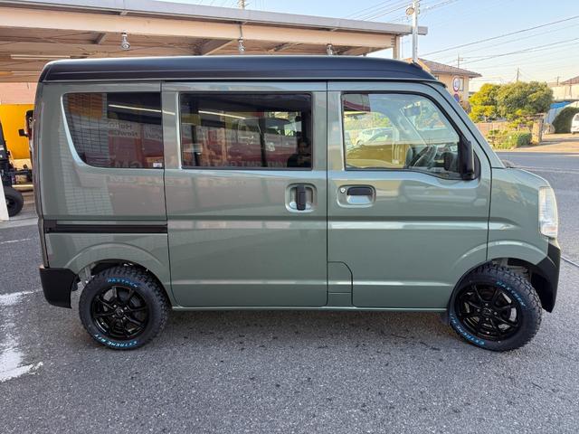 ＮＶ１００クリッパーバン ＤＸ　ＧＬパッケージ　アイビーグリーンメタリック全塗装済／プレミアプラチナ保証１年付／社外ナビ／ＴＶ／新品ヴェルザンディ　１４インチアルミ／新品マックストレックＲＴタイヤ／キーレスキー／２ｎｄ発進／整備記録簿２枚（6枚目）