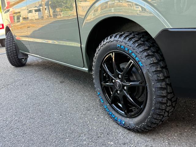 ＮＶ１００クリッパーバン ＤＸ　ＧＬパッケージ　アイビーグリーンメタリック全塗装済／プレミアプラチナ保証１年付／社外ナビ／ＴＶ／新品ヴェルザンディ　１４インチアルミ／新品マックストレックＲＴタイヤ／キーレスキー／２ｎｄ発進／整備記録簿２枚（18枚目）