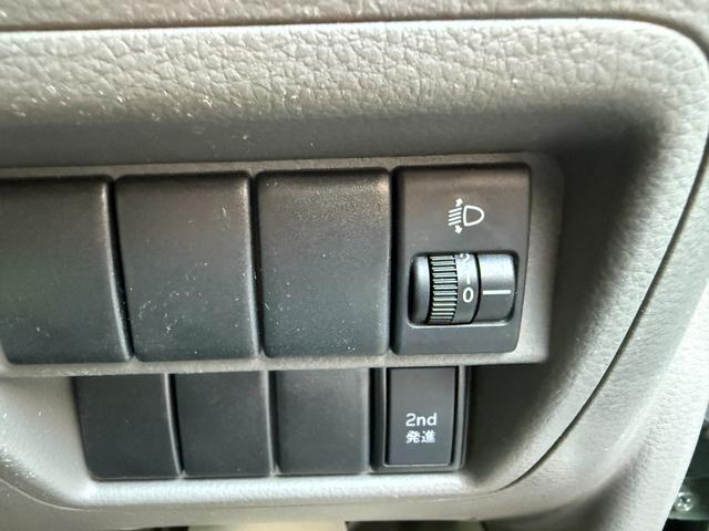 ＮＶ１００クリッパーバン ＤＸ　ＧＬパッケージ　アイビーグリーンメタリック全塗装済／プレミアプラチナ保証１年付／社外ナビ／ＴＶ／新品ヴェルザンディ　１４インチアルミ／新品マックストレックＲＴタイヤ／キーレスキー／２ｎｄ発進／整備記録簿２枚（27枚目）