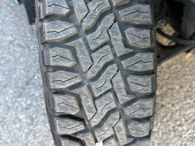 タウンエースバン ＧＬ　マイアミブルー全塗装済／プレミアプラチナ保証１年付／社外ナビ／ＥＴＣ／新品ラギット　１４インチアルミ／新品オープンカントリーＲＴタイヤ／キーレスキー／ライトレベライザー／整備記録簿３枚（16枚目）