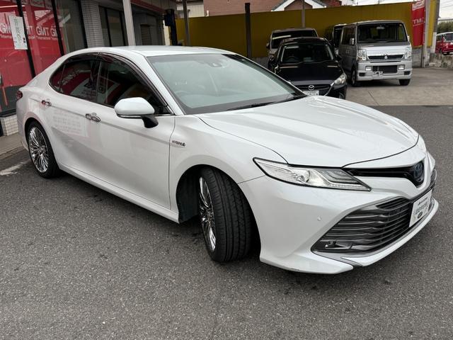 カムリ G プレミアプラチナ保証1年付/メーカーナビ/フルセグTV/バックカメラ/衝突軽減ブレーキ/新品ワーウィッククライヴァー19インチアルミ/新品ラルグス車高調/ETC2.0/スマートキー2個/整備記録簿2枚(4枚目)