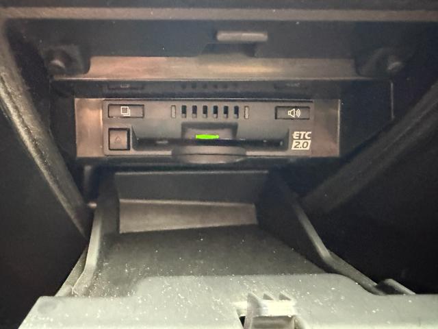 カムリ G プレミアプラチナ保証1年付/メーカーナビ/フルセグTV/バックカメラ/衝突軽減ブレーキ/新品ワーウィッククライヴァー19インチアルミ/新品ラルグス車高調/ETC2.0/スマートキー2個/整備記録簿2枚(33枚目)