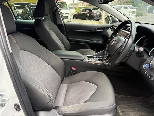 カムリ G プレミアプラチナ保証1年付/メーカーナビ/フルセグTV/バックカメラ/衝突軽減ブレーキ/新品ワーウィッククライヴァー19インチアルミ/新品ラルグス車高調/ETC2.0/スマートキー2個/整備記録簿2枚(35枚目)