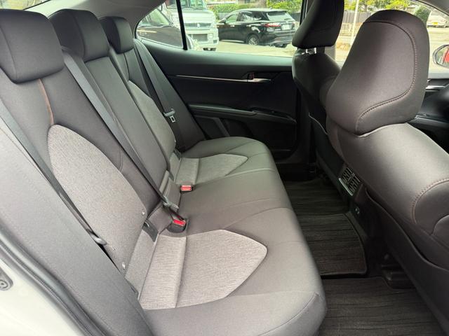 カムリ G プレミアプラチナ保証1年付/メーカーナビ/フルセグTV/バックカメラ/衝突軽減ブレーキ/新品ワーウィッククライヴァー19インチアルミ/新品ラルグス車高調/ETC2.0/スマートキー2個/整備記録簿2枚(37枚目)