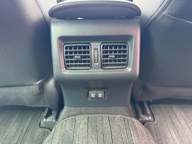 カムリ G プレミアプラチナ保証1年付/メーカーナビ/フルセグTV/バックカメラ/衝突軽減ブレーキ/新品ワーウィッククライヴァー19インチアルミ/新品ラルグス車高調/ETC2.0/スマートキー2個/整備記録簿2枚(39枚目)