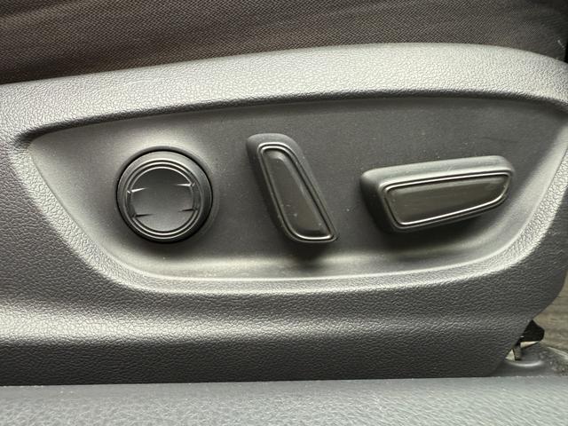 カムリ G プレミアプラチナ保証1年付/メーカーナビ/フルセグTV/バックカメラ/衝突軽減ブレーキ/新品ワーウィッククライヴァー19インチアルミ/新品ラルグス車高調/ETC2.0/スマートキー2個/整備記録簿2枚(51枚目)