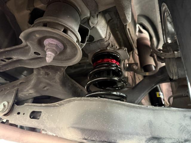 カムリ G プレミアプラチナ保証1年付/メーカーナビ/フルセグTV/バックカメラ/衝突軽減ブレーキ/新品ワーウィッククライヴァー19インチアルミ/新品ラルグス車高調/ETC2.0/スマートキー2個/整備記録簿2枚(58枚目)