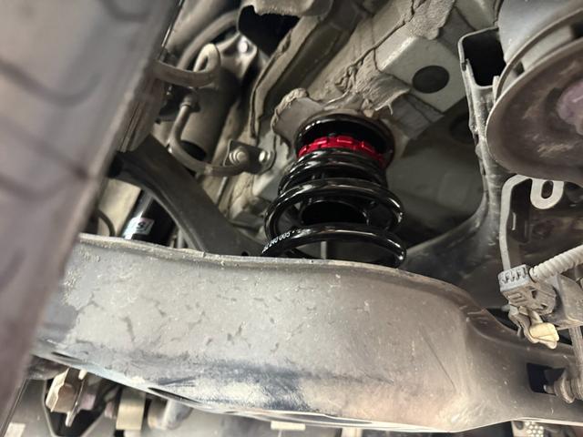 カムリ G プレミアプラチナ保証1年付/メーカーナビ/フルセグTV/バックカメラ/衝突軽減ブレーキ/新品ワーウィッククライヴァー19インチアルミ/新品ラルグス車高調/ETC2.0/スマートキー2個/整備記録簿2枚(59枚目)