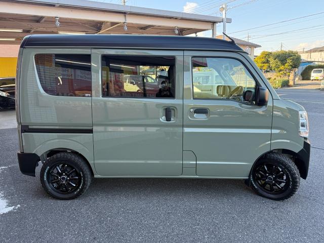 エブリイ ジョインターボ　４ＷＤ／シーダーグリーン全塗装済／プレミアプラチナ保証１年付／衝突軽減ブレーキ／ＥＴＣ／コーナーセンサー／キーレスキー／新品ザック　１４インチアルミ／新品ナンカンＭＴタイヤ（6枚目）