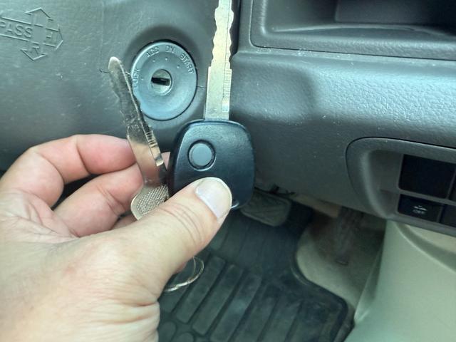 エブリイ ジョインターボ　４ＷＤ／シーダーグリーン全塗装済／プレミアプラチナ保証１年付／衝突軽減ブレーキ／ＥＴＣ／コーナーセンサー／キーレスキー／新品ザック　１４インチアルミ／新品ナンカンＭＴタイヤ（32枚目）