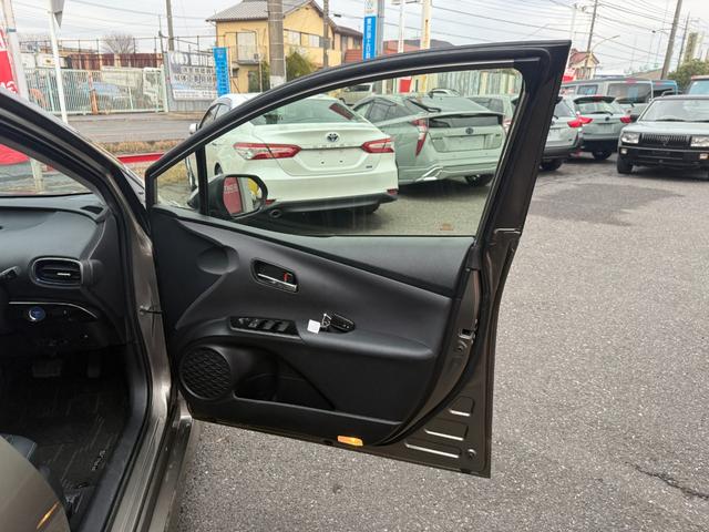 プリウス Ｓツーリングセレクション　ベージュメタリック全塗装済／プレミアプラチナ保証１年付／純正ナビ／フルセグＴＶ／バックカメラ／衝突軽減ブレーキ／新品シュタイナーＬＭＸ　１９インチアルミ／ＡＢＳ製フルエアロ／ＥＴＣ／スマートキー２個（39枚目）