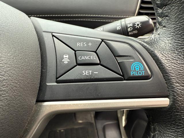 セレナ ハイウェイスター　プレミアプラチナ保証１年付／プロパイロット／純正９インチナビ／フルセグＴＶ／バックカメラ／後席モニター／全周囲カメラ／衝突軽減ブレーキ／純正デジタルインナーミラー／両側自動ドア／スマートキー／ＥＴＣ（20枚目）