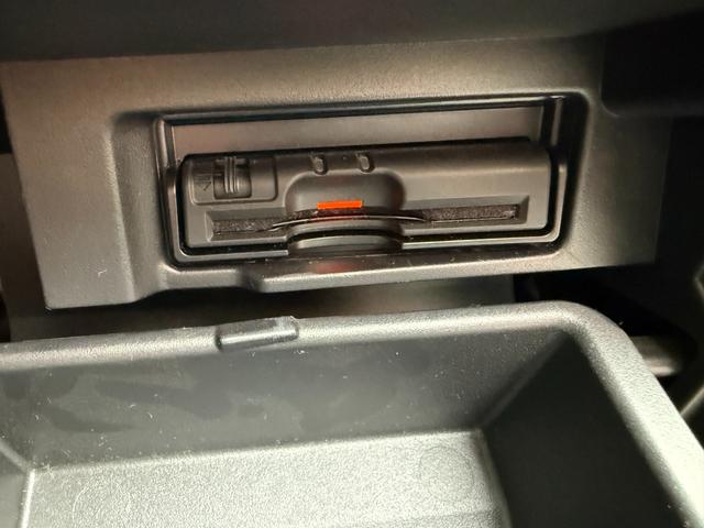 セレナ ハイウェイスター　プレミアプラチナ保証１年付／プロパイロット／純正９インチナビ／フルセグＴＶ／バックカメラ／後席モニター／全周囲カメラ／衝突軽減ブレーキ／純正デジタルインナーミラー／両側自動ドア／スマートキー／ＥＴＣ（32枚目）