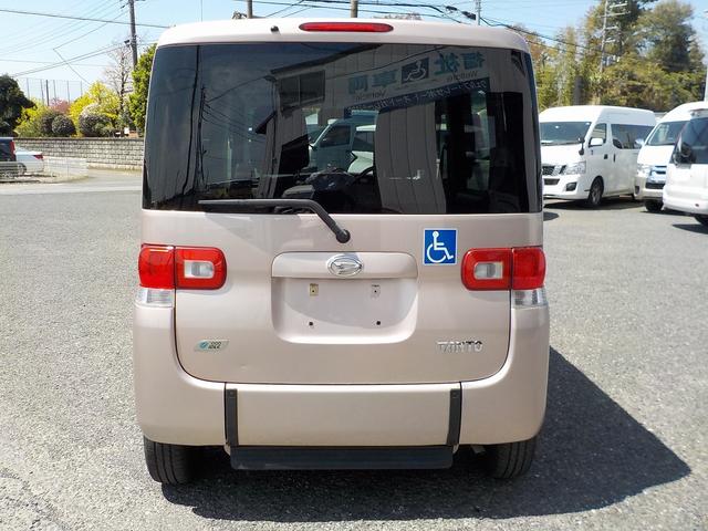福祉車両 スローパー 後席あり4人乗り 電動固定装置(5枚目)