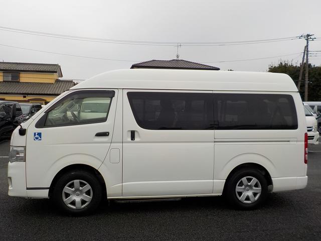 ウェルキャブ Bタイプ 車いす2脚リアリフト仕様 自動ドア(4枚目)