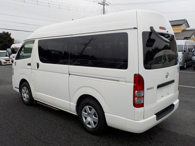ウェルキャブ Bタイプ 車いす2脚リアリフト仕様 自動ドア(5枚目)