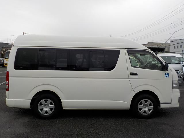 ウェルキャブ Bタイプ 車いす2脚リアリフト仕様 自動ドア(8枚目)