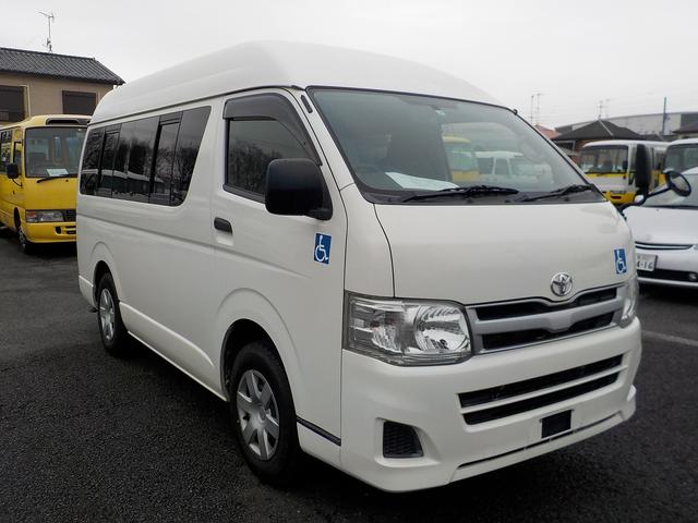 ウェルキャブ Bタイプ 車いす2脚リアリフト仕様 自動ドア(9枚目)