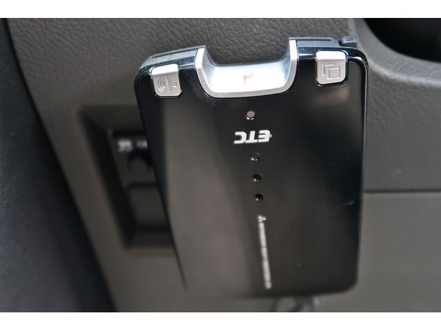 マークＸ ２５０Ｇ　Ｆパッケージ　ストラーダナビ　地デジ　ブルートゥース　ＵＳＢ　Ｂカメラ　ＥＴＣ　社外１８ＡＷ　ローダウン　ＬＥＤライト　ウッドコンビＨ　ウインカーミラー　Ｄバイザー　ＭＴモード付６速ＡＴ　禁煙車　車検Ｒ８．１０（11枚目）