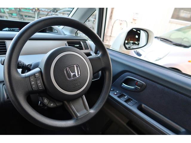 ステップワゴン G Lパッケージ 後期型 両側電動スライドドア カロッツェリアナビ 地デジ ブルートゥース Bカメラ ETC キーレス HID 純正AW ドアバイザー 前後ドラレコ ウインカーミラー 走行7.1万キロ 車検令和9年1月(7枚目)