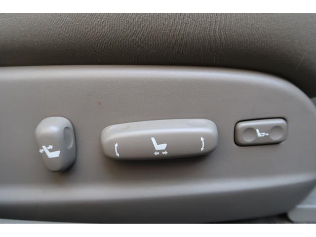 マークＸ ２５０Ｇ　Ｌパッケージ　後期型　ブラック全塗装　社外１７ＡＷ　車高調　社外エアロ　ＬＥＤリング付カスタムＨライト　純正ＨＤＤナビ　スマートキー　Ｂカメラ　サブウーファー　ツイーター　ＥＴＣ　ＨＩＤ　フォグ　ウインカーミラー（9枚目）