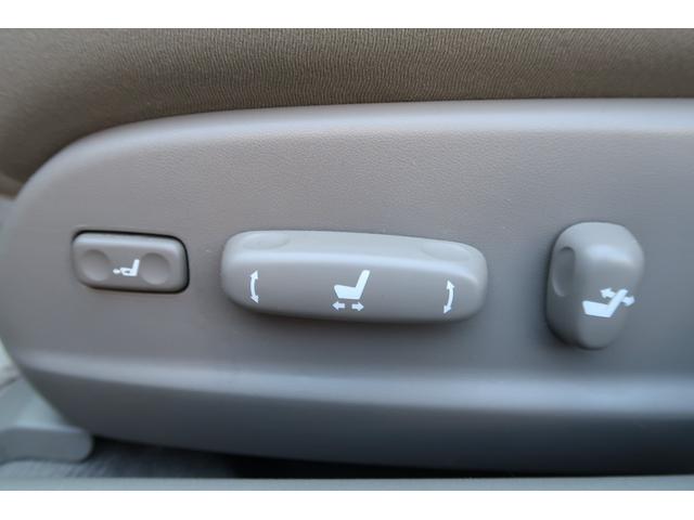 マークＸ ２５０Ｇ　Ｌパッケージ　後期型　ブラック全塗装　社外１７ＡＷ　車高調　社外エアロ　ＬＥＤリング付カスタムＨライト　純正ＨＤＤナビ　スマートキー　Ｂカメラ　サブウーファー　ツイーター　ＥＴＣ　ＨＩＤ　フォグ　ウインカーミラー（10枚目）