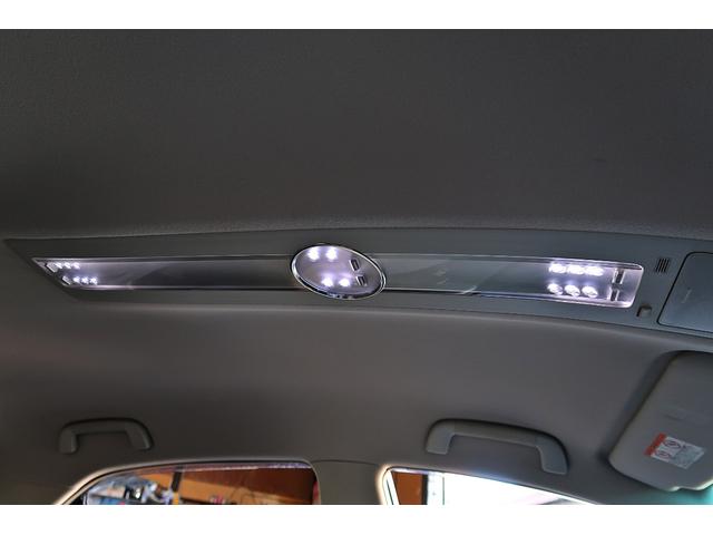 マークＸ ２５０Ｇ　Ｌパッケージ　後期型　ブラック全塗装　社外１７ＡＷ　車高調　社外エアロ　ＬＥＤリング付カスタムＨライト　純正ＨＤＤナビ　スマートキー　Ｂカメラ　サブウーファー　ツイーター　ＥＴＣ　ＨＩＤ　フォグ　ウインカーミラー（21枚目）