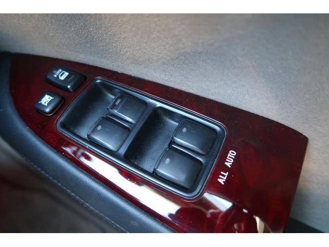 マークＸ ２５０Ｇ　Ｌパッケージ　後期型　ブラック全塗装　社外１７ＡＷ　車高調　社外エアロ　ＬＥＤリング付カスタムＨライト　純正ＨＤＤナビ　スマートキー　Ｂカメラ　サブウーファー　ツイーター　ＥＴＣ　ＨＩＤ　フォグ　ウインカーミラー（22枚目）