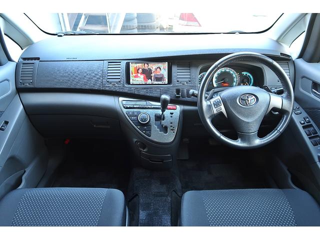 アイシス プラタナリミテッド　後期型　両側電動スライドＤ　社外ＨＤＤナビ　ＴＶ　Ｂカメラ　ＤＶＤ　音楽録音　ＥＴＣ　スマートキー　純正エアロ　純正ＡＷ　ＨＩＤ　フォグ　Ｄバイザー　ＩＳＯＦＩＸ　前後ドラレコ　革巻Ｈ　パドルシフト（6枚目）