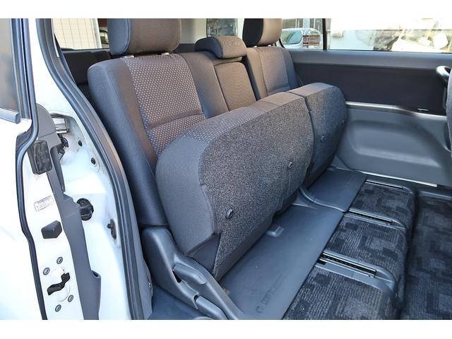 アイシス プラタナリミテッド　後期型　両側電動スライドＤ　社外ＨＤＤナビ　ＴＶ　Ｂカメラ　ＤＶＤ　音楽録音　ＥＴＣ　スマートキー　純正エアロ　純正ＡＷ　ＨＩＤ　フォグ　Ｄバイザー　ＩＳＯＦＩＸ　前後ドラレコ　革巻Ｈ　パドルシフト（9枚目）