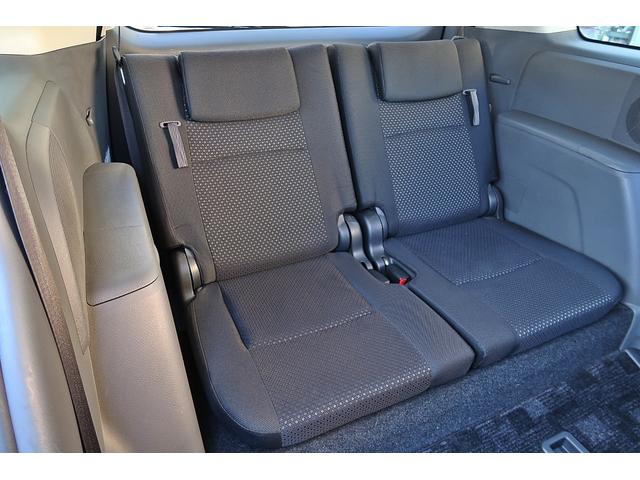 アイシス プラタナリミテッド　後期型　両側電動スライドＤ　社外ＨＤＤナビ　ＴＶ　Ｂカメラ　ＤＶＤ　音楽録音　ＥＴＣ　スマートキー　純正エアロ　純正ＡＷ　ＨＩＤ　フォグ　Ｄバイザー　ＩＳＯＦＩＸ　前後ドラレコ　革巻Ｈ　パドルシフト（10枚目）