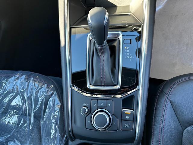 ＣＸ－５ ＸＤ　スポーツアピアランス　ＢＯＳＥスピーカー／マツダコネクト／フルセグＴＶ／全方位バックカメラ／ディーゼル／本革シート／パワーバックドア／パワーシート／／ＡｎｄｒｏｉｄＡｕｔｏ／ＡｐｐｌｅＣａｒｐｌａｙ（16枚目）