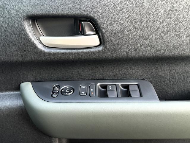 フリード ｅ：ＨＥＶクロスター　９インチホンダコネクトナビ　マルチビューカメラ　ルーフレール　ＥＴＣ　Ａｐｐｌｅｃａｒｐｌａｙ　ａｎｄｒｏｉｄａｕｔｏ　フルセグ　シートヒーター（27枚目）