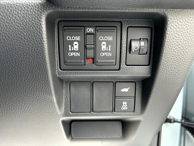 ステップワゴン e:HEVエアー EX 11.4型純正ナビ マルチビューカメラ ETC2.0 AppleCarPlay/AndroidAuto対応 シートヒーター両側パワースライド 内装ブラック パワーバックドア(25枚目)