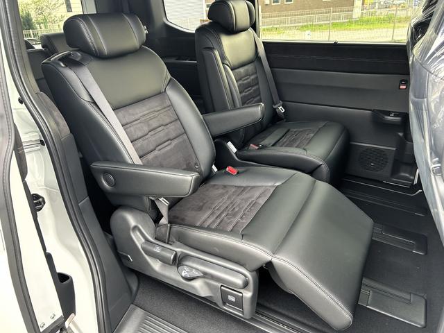 ステップワゴン eHEVスパーダプレミアムラインブラックエディション 9型純正ナビ マルチビューカメラ ETC2.0 1.2列目シートヒーター パワーバックドア AppleCarPlay/Android対応(19枚目)