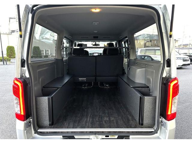 NV350キャラバンバン ロングプレミアムGX トランスポーター フロア床張り&サイドボックス 1オーナー禁煙車 純正ナビ アラウンドモニター オートスライド ETC2.0 ドライブレコーダー(5枚目)