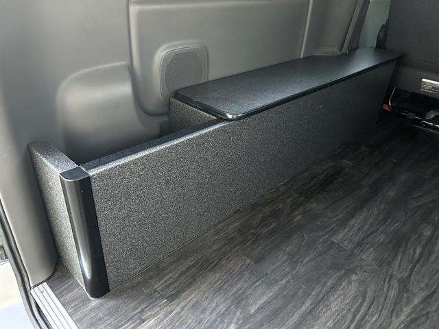 NV350キャラバンバン ロングプレミアムGX トランスポーター フロア床張り&サイドボックス 1オーナー禁煙車 純正ナビ アラウンドモニター オートスライド ETC2.0 ドライブレコーダー(16枚目)