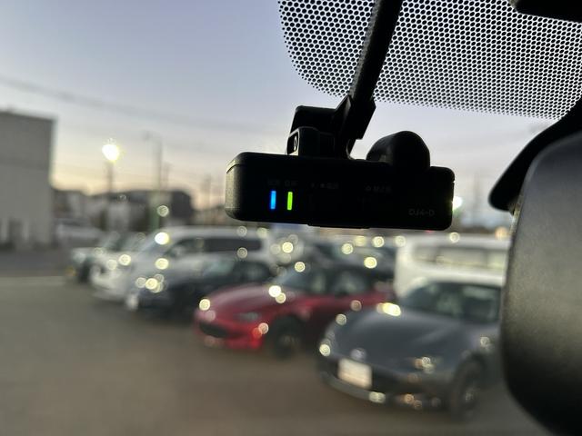 NV350キャラバンバン ロングプレミアムGX トランスポーター フロア床張り&サイドボックス 1オーナー禁煙車 純正ナビ アラウンドモニター オートスライド ETC2.0 ドライブレコーダー(24枚目)