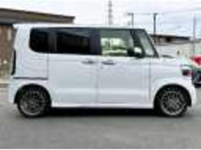 Ｎ－ＢＯＸカスタム ターボ　純正８型ディスプレイオーディオ　バックカメラ　ＥＴＣ　ＡｐｐｌｅＣａｒＰｌａｙ／ＡｎｄｒｏｉｄＡｕｔｏ対応　両側パワースライド　シートヒーター（8枚目）