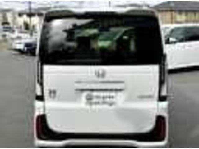 Ｎ－ＢＯＸカスタム ターボ　純正８型ディスプレイオーディオ　バックカメラ　ＥＴＣ　ＡｐｐｌｅＣａｒＰｌａｙ／ＡｎｄｒｏｉｄＡｕｔｏ対応　両側パワースライド　シートヒーター（10枚目）