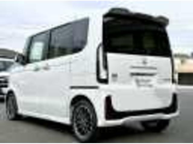 Ｎ－ＢＯＸカスタム ターボ　純正８型ディスプレイオーディオ　バックカメラ　ＥＴＣ　ＡｐｐｌｅＣａｒＰｌａｙ／ＡｎｄｒｏｉｄＡｕｔｏ対応　両側パワースライド　シートヒーター（11枚目）