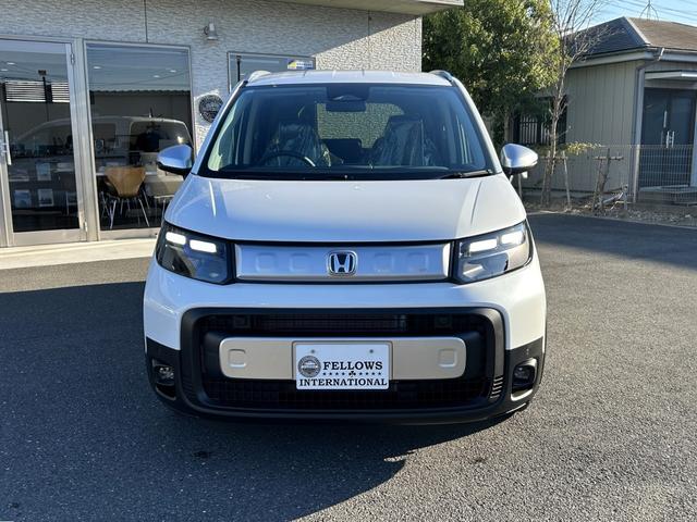 フリード ｅ：ＨＥＶクロスター　純正９インチコネクトナビ　バックカメラ　ＥＴＣ　リアクーラー　ＡｐｐｌｅＣａｒＰｌａｙ／ＡｎｄｒｏｉｄＡｕｔｏ対応　シートヒーター　両側パワースライド（8枚目）