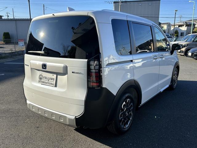 フリード ｅ：ＨＥＶクロスター　純正９インチコネクトナビ　バックカメラ　ＥＴＣ　リアクーラー　ＡｐｐｌｅＣａｒＰｌａｙ／ＡｎｄｒｏｉｄＡｕｔｏ対応　シートヒーター　両側パワースライド（11枚目）