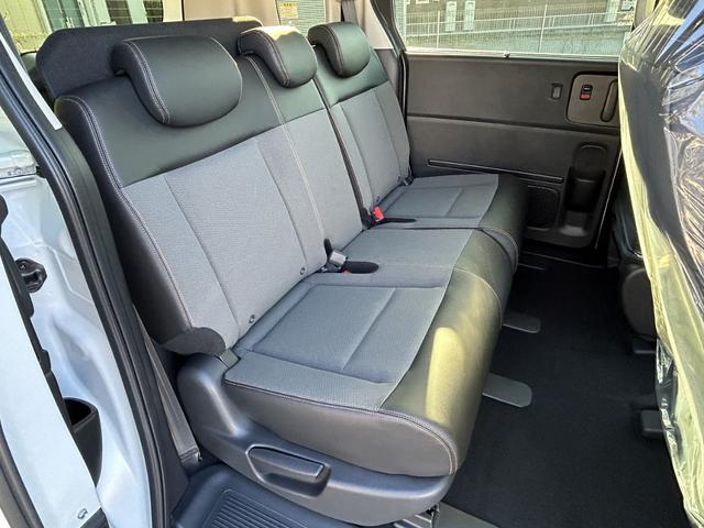 フリード ｅ：ＨＥＶクロスター　純正９インチコネクトナビ　バックカメラ　ＥＴＣ　リアクーラー　ＡｐｐｌｅＣａｒＰｌａｙ／ＡｎｄｒｏｉｄＡｕｔｏ対応　シートヒーター　両側パワースライド（19枚目）